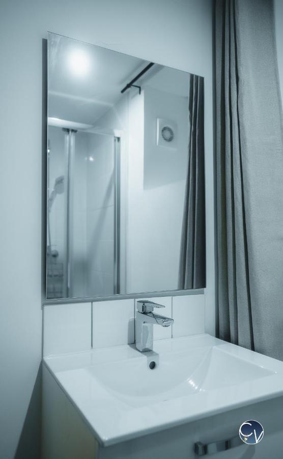 Appartement Neuf Et Moderne Dans Le Centre Ville 바그놀스쉬르세즈 외부 사진
